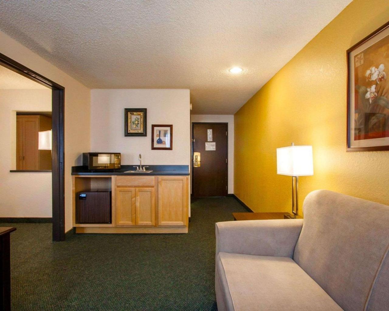 Quality Inn & Suites Springfield Dış mekan fotoğraf